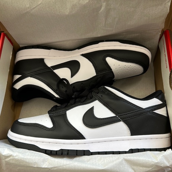 black and white air dunks